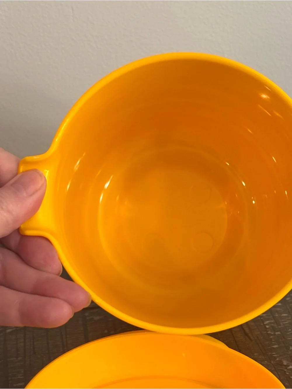 Vintage 1970’s Bright yellow Rubbermaid Plastic Pitcher 1.5 Quart Great Cond